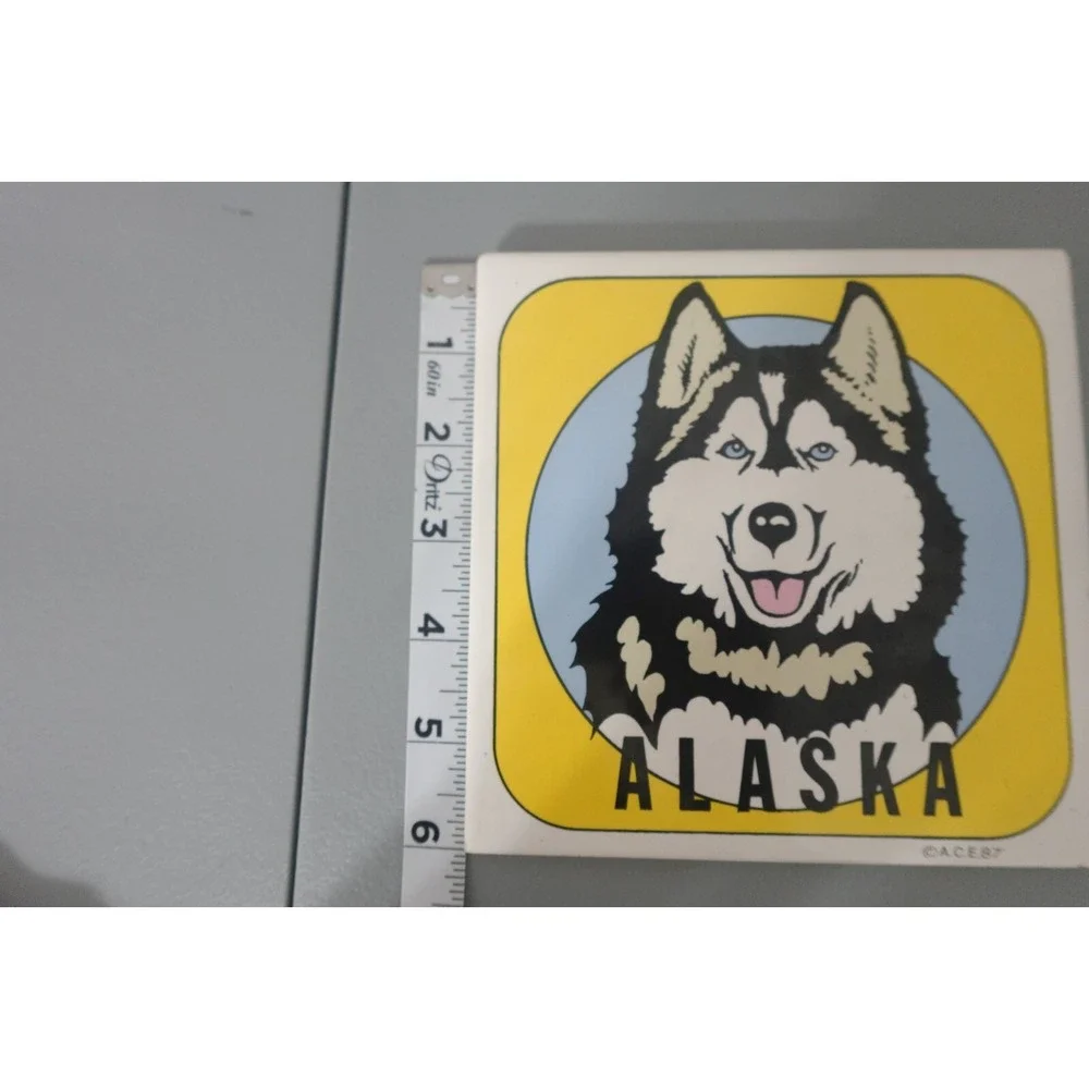 SOUVENIR ALASKA HUSKY DOG DECORATIVE CERAMIC WALL PLAQUE‎ HOT PLATE TRIVET